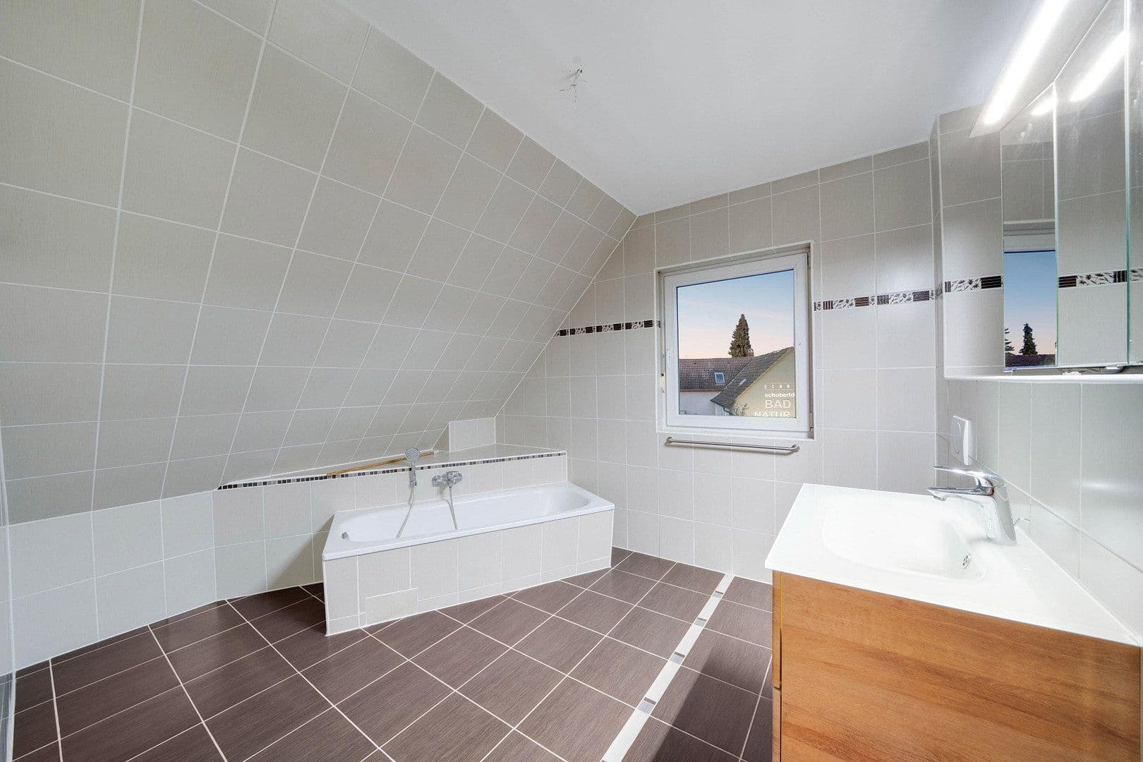 Prodej domu 142 m², pozemek 483 m², Ingolstadt, Bavorsko Prodej domu 142 m², pozemek 483 m², Ingolstadt, Bavorsko