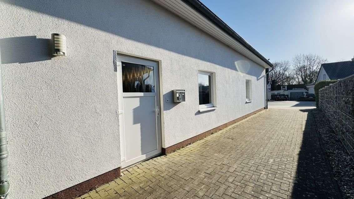 Prodej domu 175 m², pozemek 403 m², Bergen auf Rügen, Mecklenburg-Vorpommern Prodej domu 175 m², pozemek 403 m², Bergen auf Rügen, Mecklenburg-Vorpommern