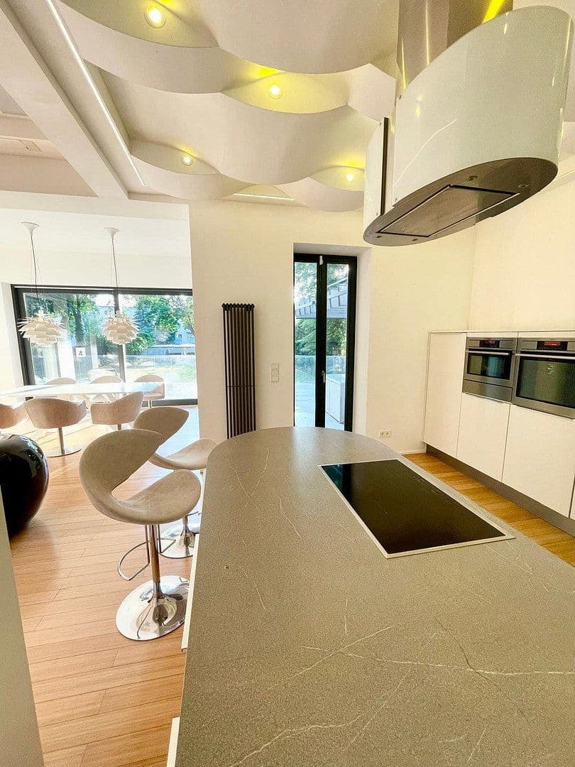 Prodej domu 395 m², pozemek 1.737 m², Berlin, Berlín Prodej domu 395 m², pozemek 1.737 m², Berlin, Berlín