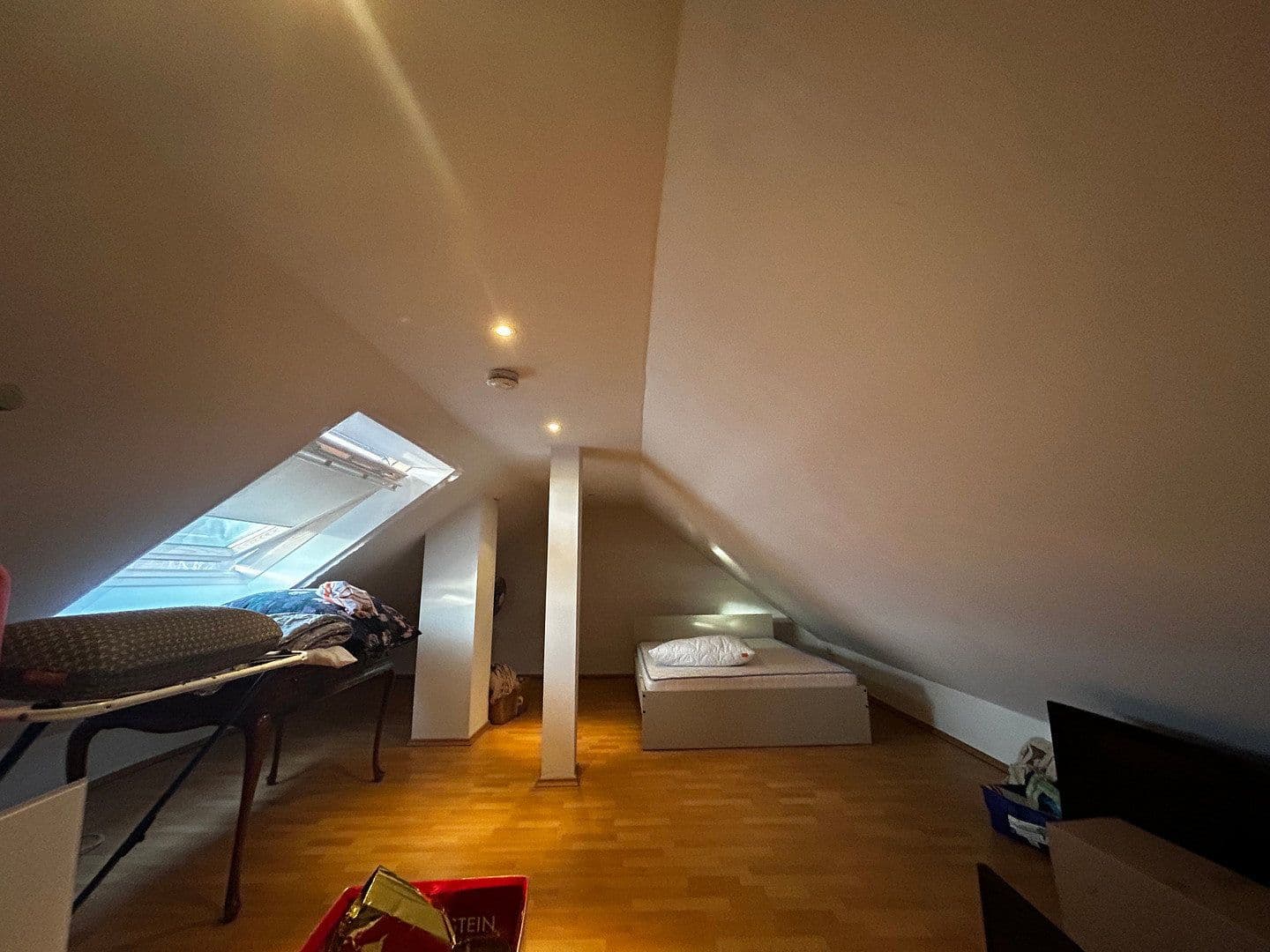 Pronájem bytu 3+1 87 m², Artilleriestraße 19, Köln, Severní Porýní-Vestfálsko Pronájem bytu 3+1 87 m², Artilleriestraße 19, Köln, Severní Porýní-Vestfálsko