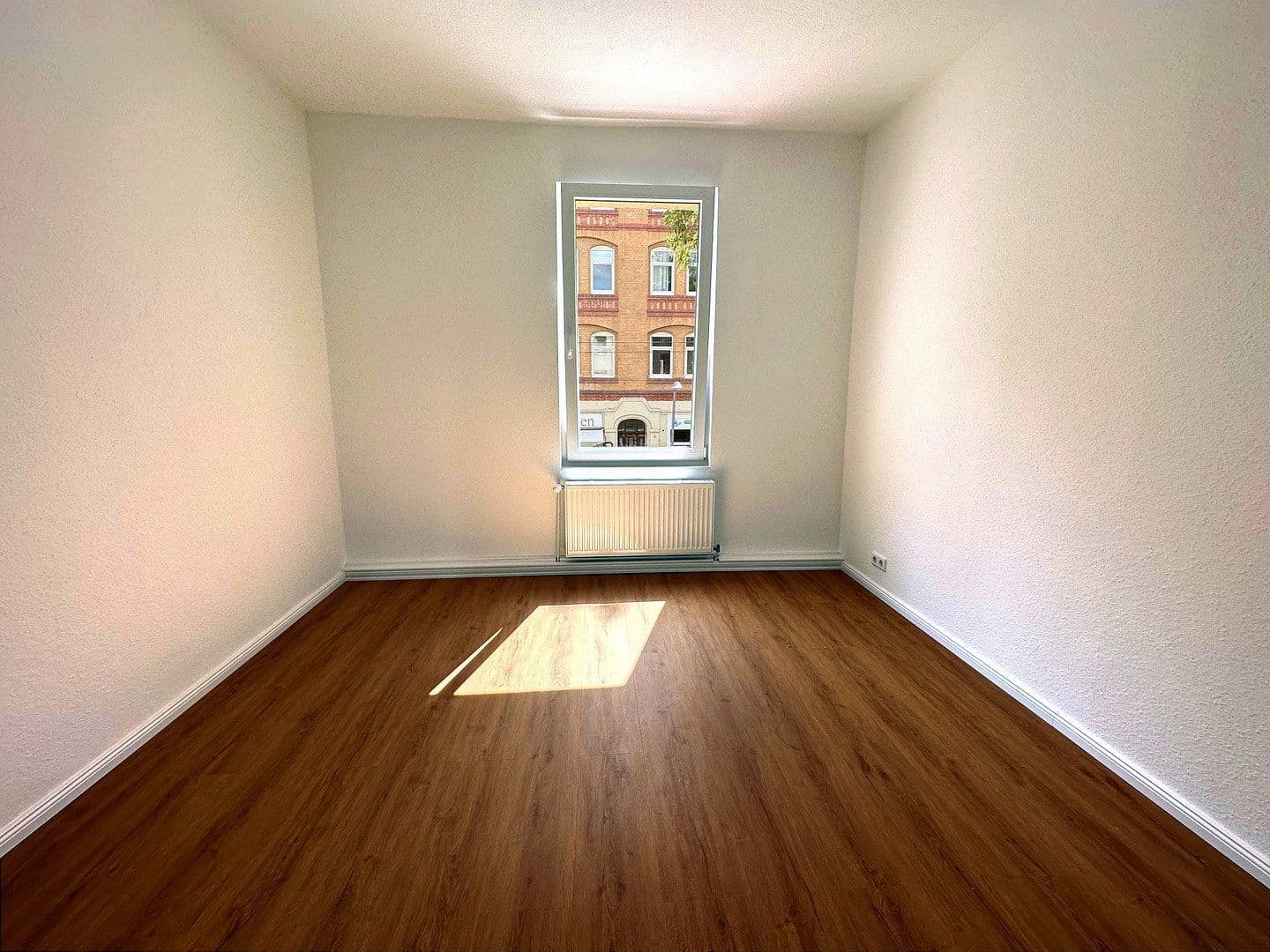 Pronájem bytu 4+1 100 m², Limmerstraße 10, Hannover, Dolní Sasko Pronájem bytu 4+1 100 m², Limmerstraße 10, Hannover, Dolní Sasko