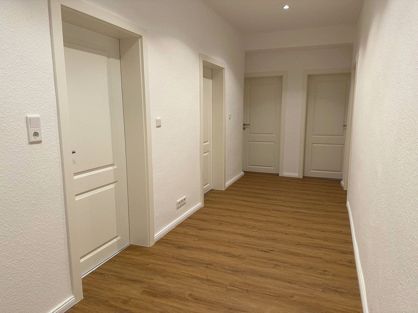 Pronájem bytu 4+1 100 m², Limmerstraße 10, Hannover, Dolní Sasko Pronájem bytu 4+1 100 m², Limmerstraße 10, Hannover, Dolní Sasko