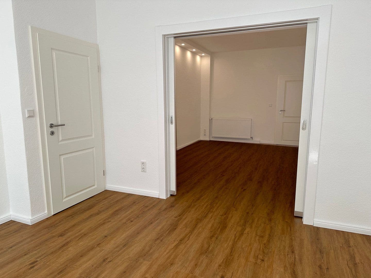 Pronájem bytu 4+1 100 m², Limmerstraße 10, Hannover, Dolní Sasko Pronájem bytu 4+1 100 m², Limmerstraße 10, Hannover, Dolní Sasko
