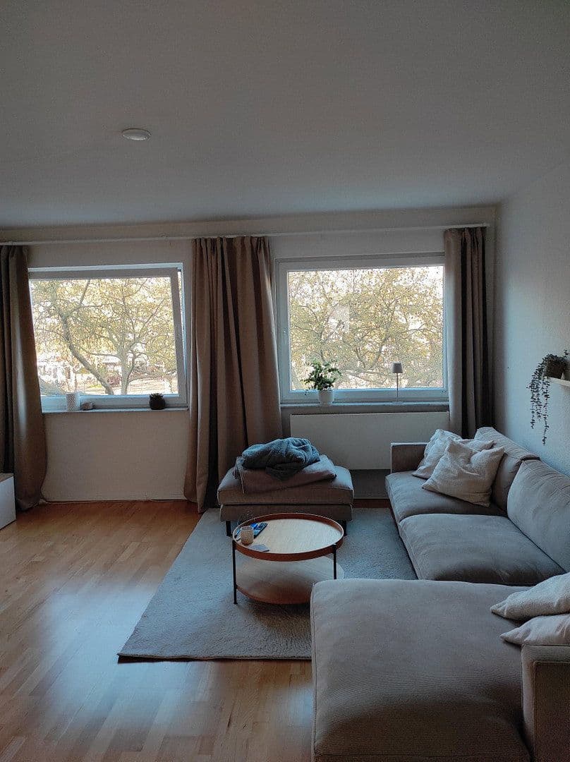 Pronájem bytu 3+1 87 m², Hannover, Dolní Sasko Pronájem bytu 3+1 87 m², Hannover, Dolní Sasko