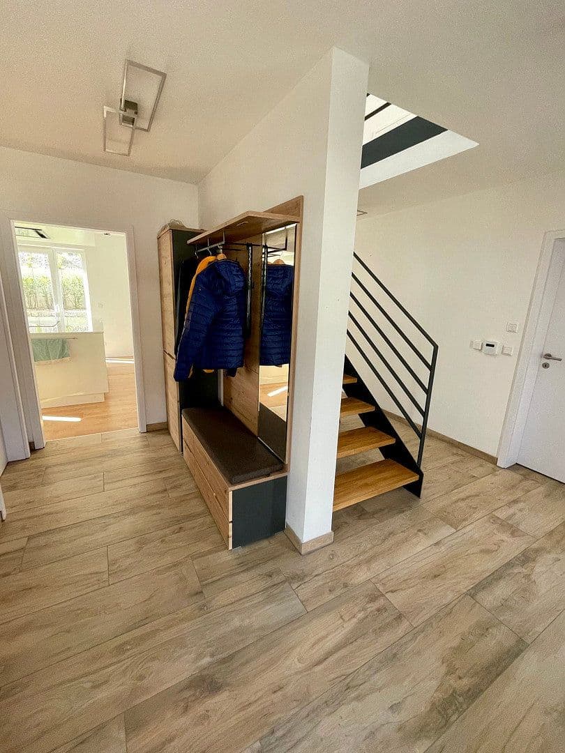 Prodej domu 142 m², pozemek 420 m², Am Brauhaus, Neustadt an der Aisch, Bavorsko Prodej domu 142 m², pozemek 420 m², Am Brauhaus, Neustadt an der Aisch, Bavorsko