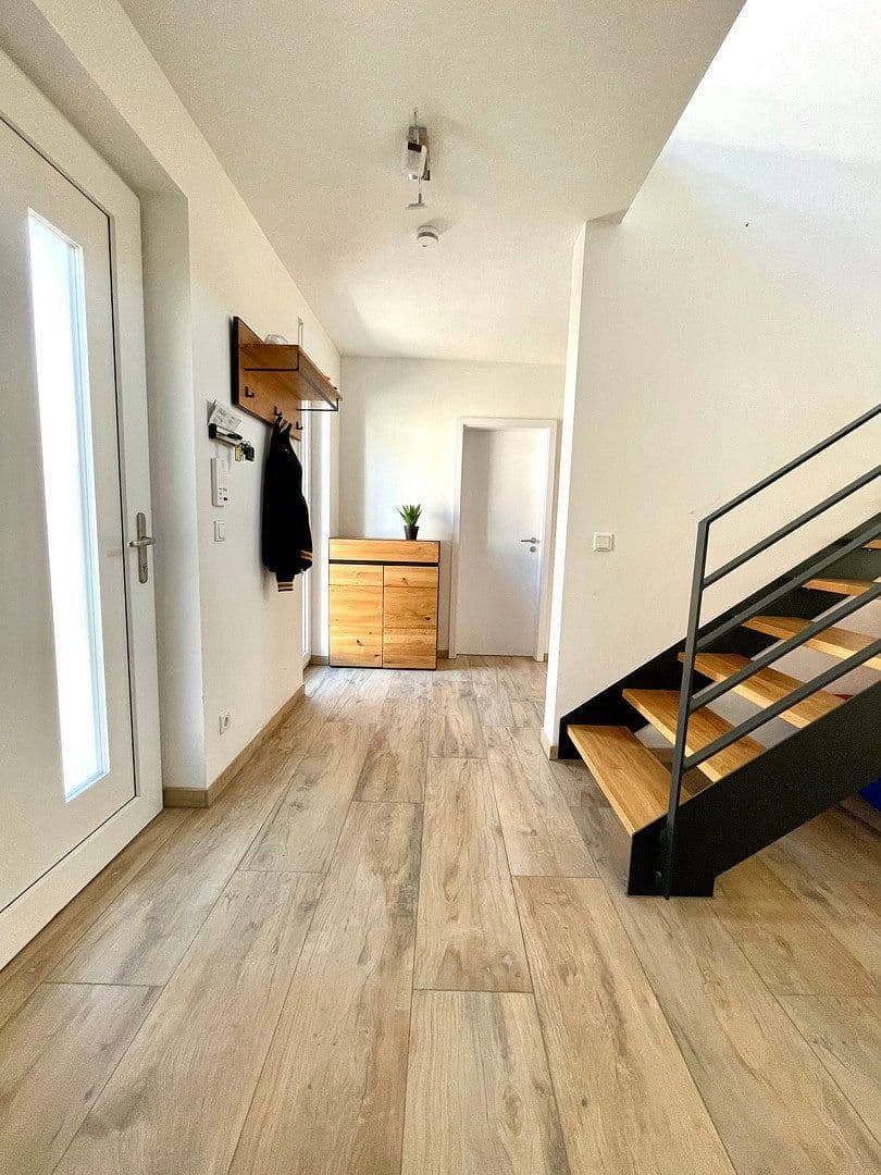 Prodej domu 142 m², pozemek 420 m², Am Brauhaus, Neustadt an der Aisch, Bavorsko Prodej domu 142 m², pozemek 420 m², Am Brauhaus, Neustadt an der Aisch, Bavorsko