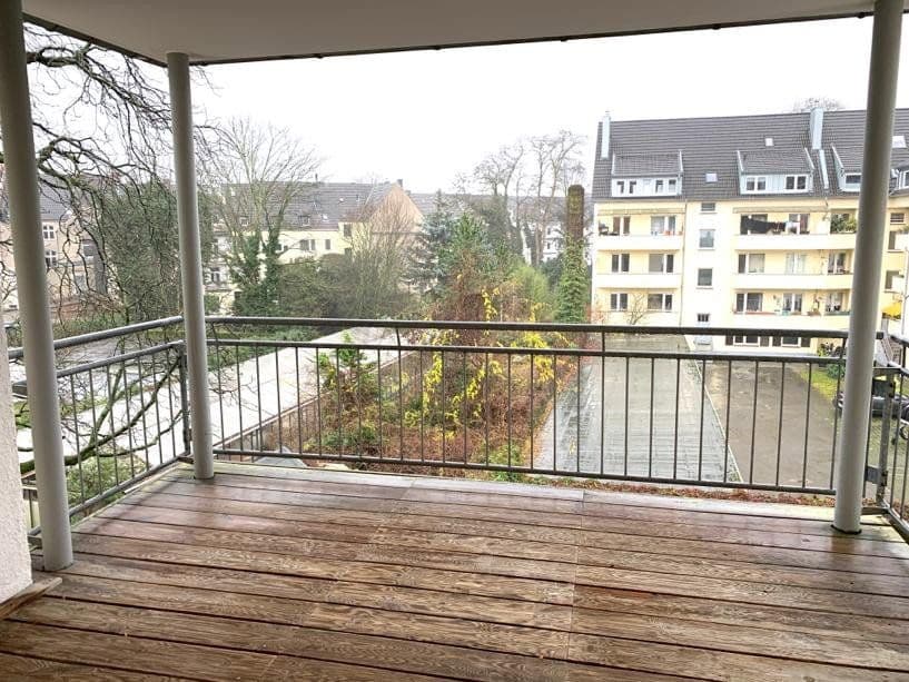 Pronájem bytu 3+1 85 m², Düsseldorf, Severní Porýní-Vestfálsko Pronájem bytu 3+1 85 m², Düsseldorf, Severní Porýní-Vestfálsko