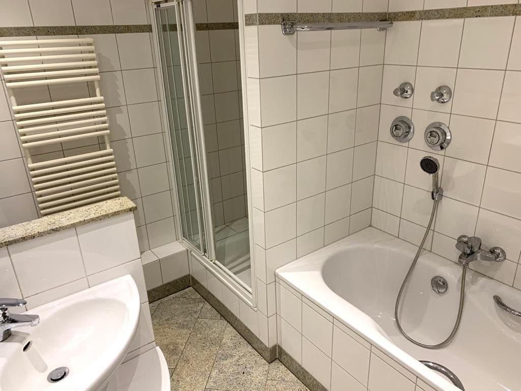 Pronájem bytu 3+1 85 m², Düsseldorf, Severní Porýní-Vestfálsko Pronájem bytu 3+1 85 m², Düsseldorf, Severní Porýní-Vestfálsko