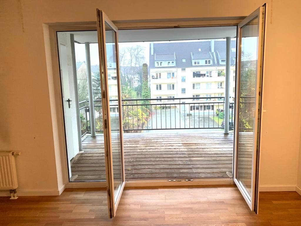 Pronájem bytu 3+1 85 m², Düsseldorf, Severní Porýní-Vestfálsko Pronájem bytu 3+1 85 m², Düsseldorf, Severní Porýní-Vestfálsko