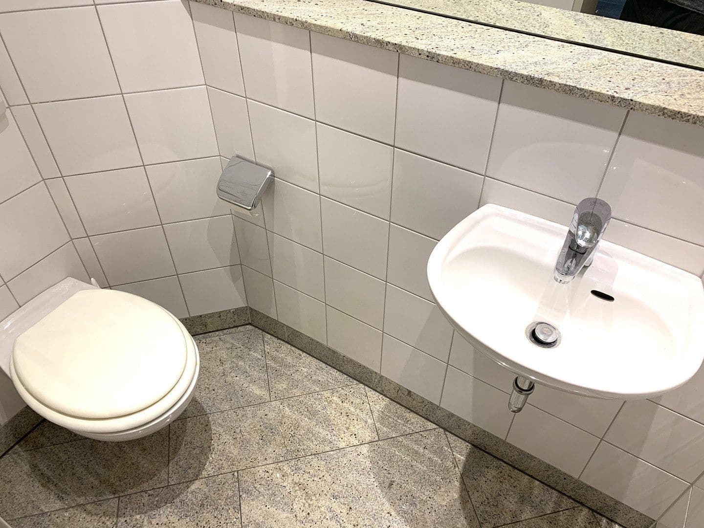 Pronájem bytu 3+1 85 m², Düsseldorf, Severní Porýní-Vestfálsko Pronájem bytu 3+1 85 m², Düsseldorf, Severní Porýní-Vestfálsko