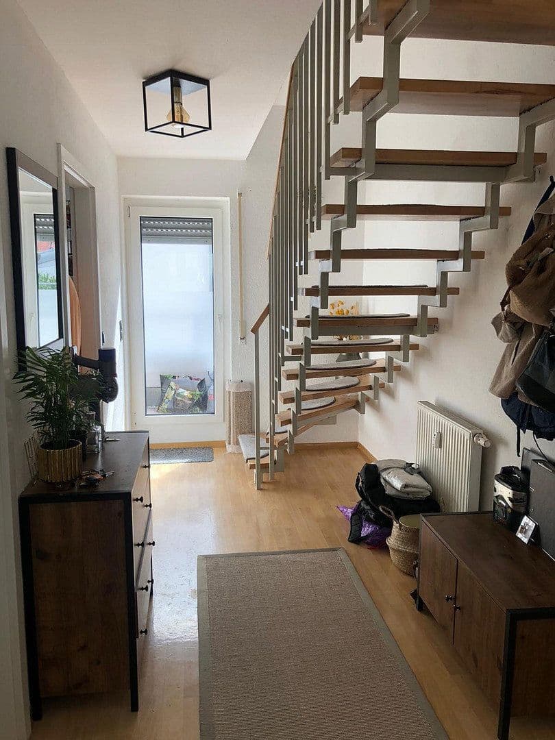 Pronájem bytu 3+1 73 m², Korntal-Münchingen, Bádensko-Württembersko Pronájem bytu 3+1 73 m², Korntal-Münchingen, Bádensko-Württembersko