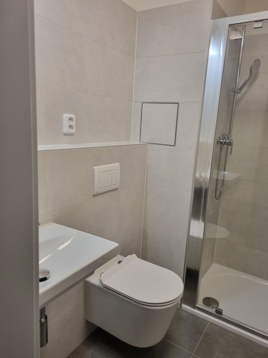 Pronájem bytu 1+kk 35 m², Prokopa Velikého, Český Brod, Středočeský kraj Pronájem bytu 1+kk 35 m², Prokopa Velikého, Český Brod, Středočeský kraj