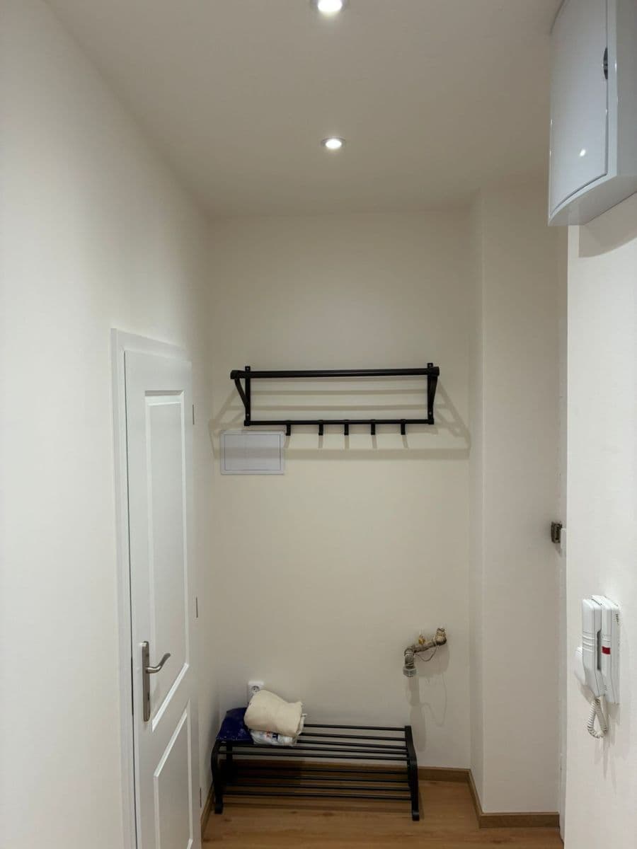 Pronájem bytu 1+1 35 m², Hybešova, Brno, Jihomoravský kraj Pronájem bytu 1+1 35 m², Hybešova, Brno, Jihomoravský kraj