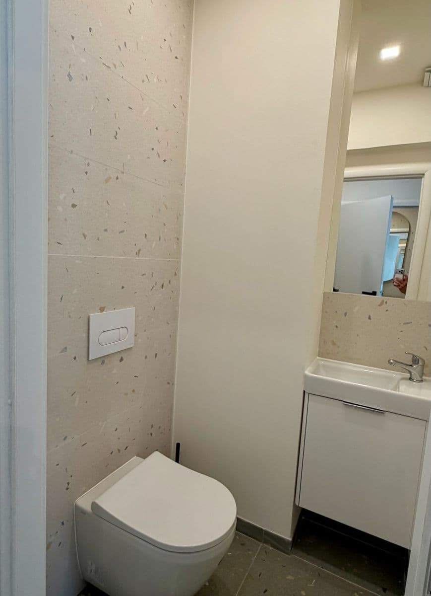 Pronájem bytu 2+kk 42 m², Karlínské náměstí, Praha, Praha Pronájem bytu 2+kk 42 m², Karlínské náměstí, Praha, Praha