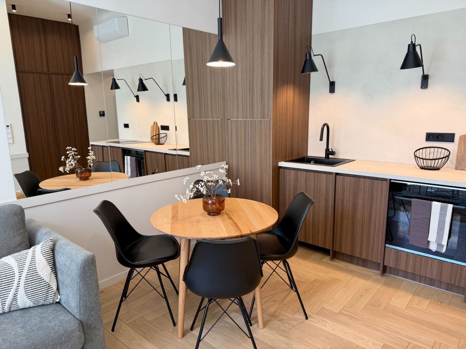 Pronájem bytu 2+kk 42 m², Karlínské náměstí, Praha, Praha Pronájem bytu 2+kk 42 m², Karlínské náměstí, Praha, Praha