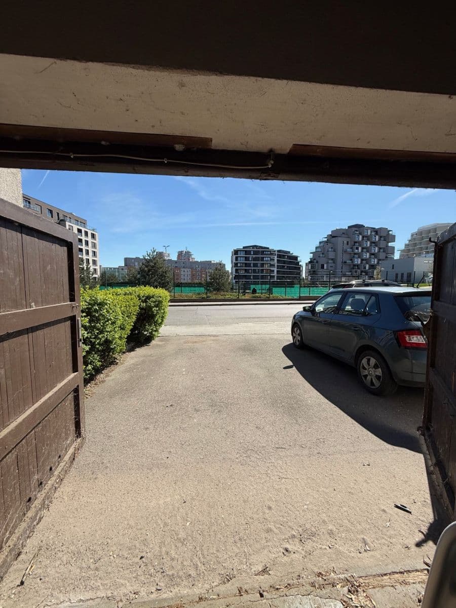 Prodej garáže 15 m², Pod Třebešínem, Praha, Praha Prodej garáže 15 m², Pod Třebešínem, Praha, Praha
