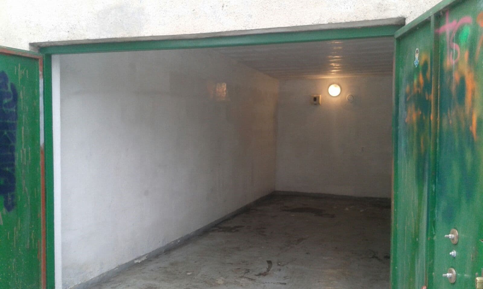 Prodej garáže 19 m², Pod Petřinami, Praha, Praha Prodej garáže 19 m², Pod Petřinami, Praha, Praha