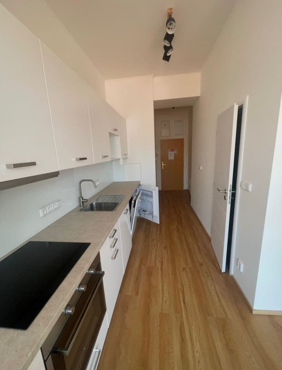 Pronájem bytu 1+kk 35 m², Letenská, Praha, Praha Pronájem bytu 1+kk 35 m², Letenská, Praha, Praha