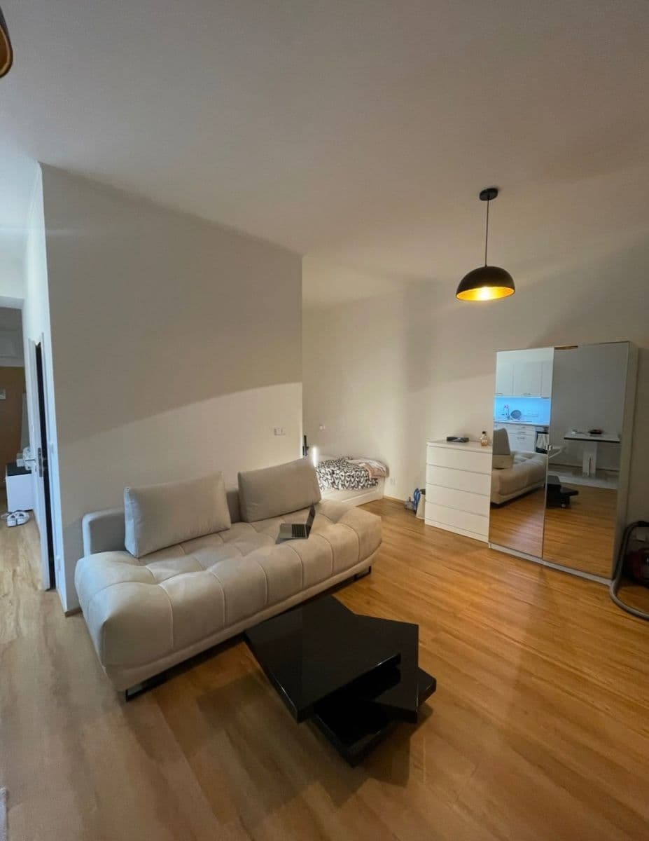 Pronájem bytu 1+kk 35 m², Letenská, Praha, Praha Pronájem bytu 1+kk 35 m², Letenská, Praha, Praha