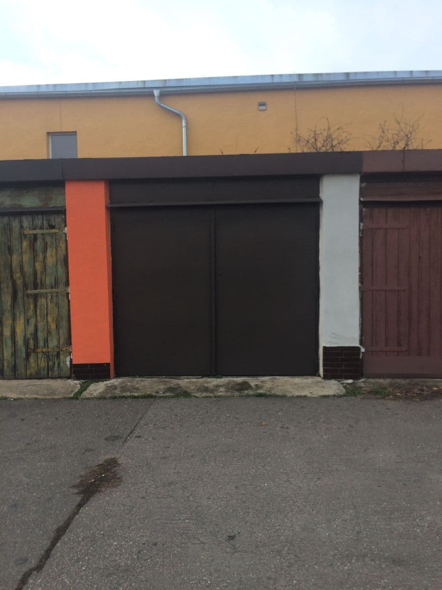 Prodej garáže 18 m², Přetlucká, Praha, Praha Prodej garáže 18 m², Přetlucká, Praha, Praha