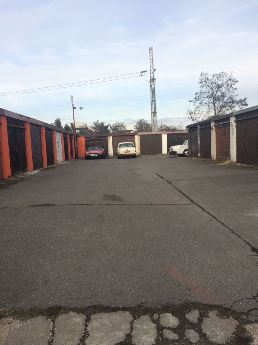 Prodej garáže 18 m², Přetlucká, Praha, Praha Prodej garáže 18 m², Přetlucká, Praha, Praha