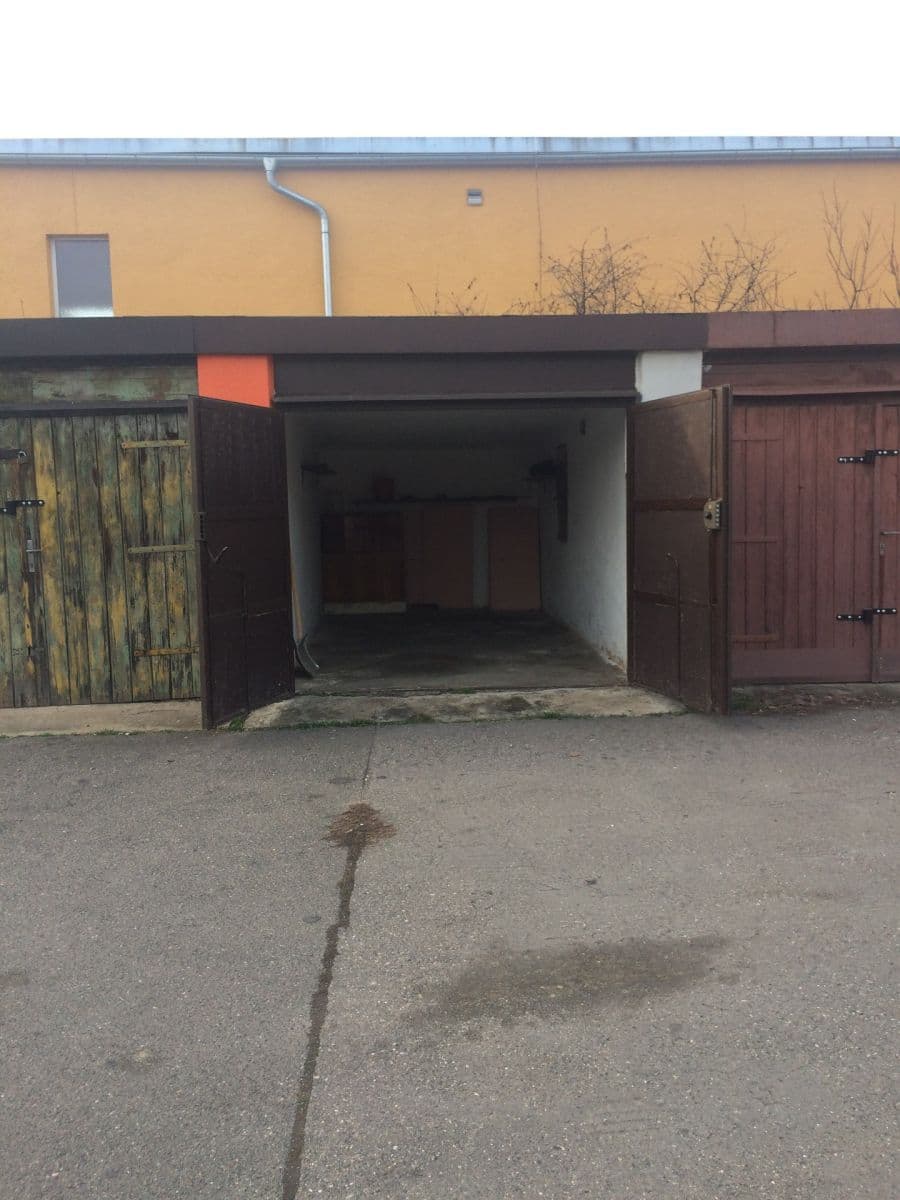Prodej garáže 18 m², Přetlucká, Praha, Praha Prodej garáže 18 m², Přetlucká, Praha, Praha