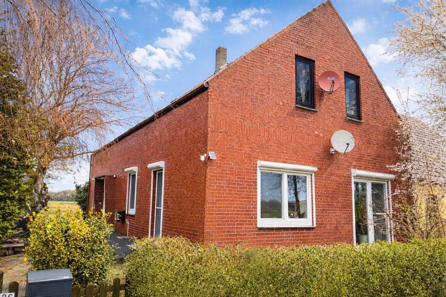 Prodej domu 102 m², pozemek 727 m², Weyhe, Dolní Sasko Prodej domu 102 m², pozemek 727 m², Weyhe, Dolní Sasko