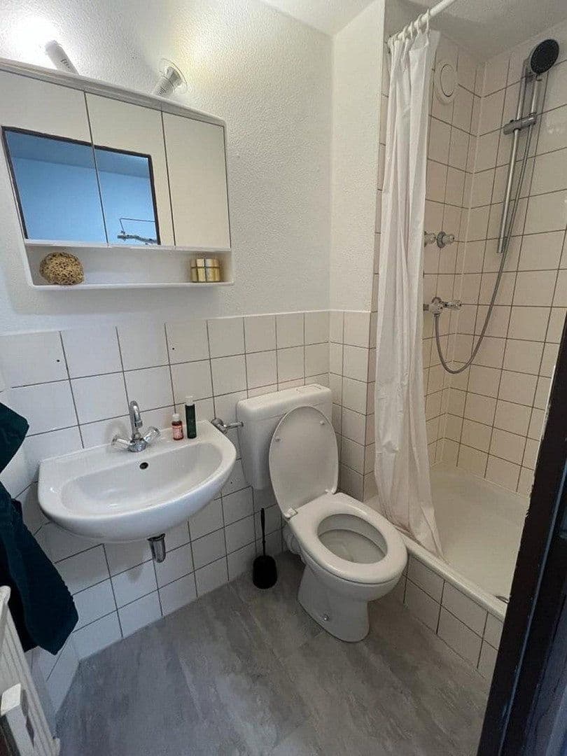 Pronájem bytu 1+1 18 m², Henkestr. 5, Erlangen, Bavorsko Pronájem bytu 1+1 18 m², Henkestr. 5, Erlangen, Bavorsko