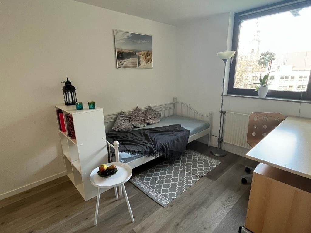 Pronájem bytu 1+1 18 m², Henkestr. 5, Erlangen, Bavorsko Pronájem bytu 1+1 18 m², Henkestr. 5, Erlangen, Bavorsko