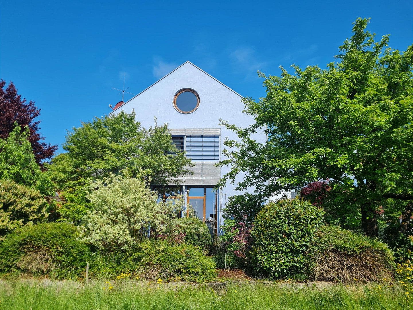 Prodej domu 273 m², pozemek 634 m², Geroldshausen, Bavorsko Prodej domu 273 m², pozemek 634 m², Geroldshausen, Bavorsko