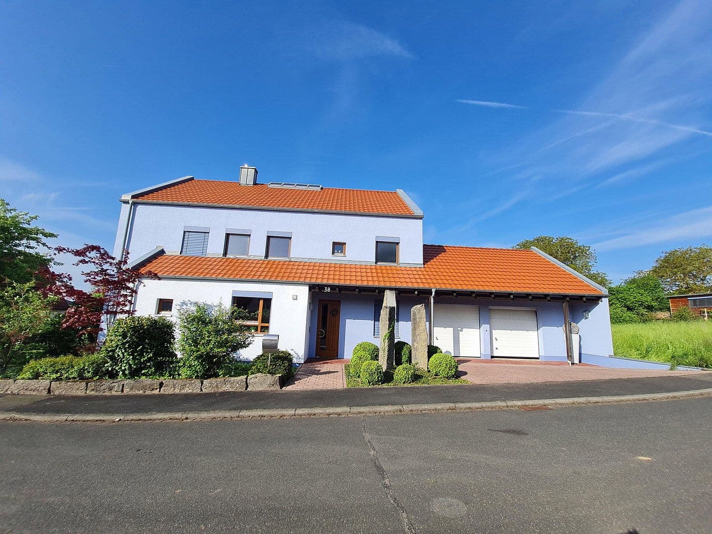 Prodej domu 273 m², pozemek 634 m², Geroldshausen, Bavorsko Prodej domu 273 m², pozemek 634 m², Geroldshausen, Bavorsko