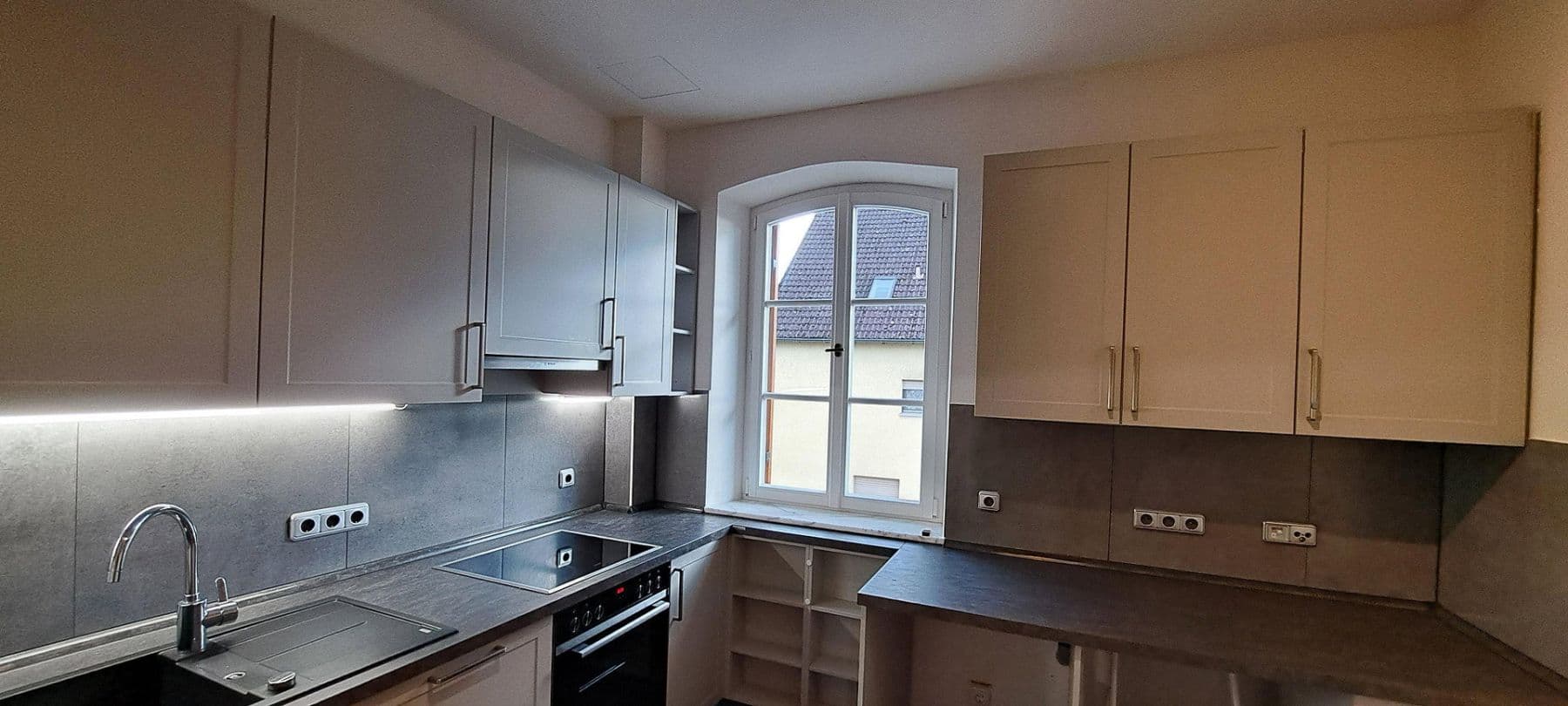Pronájem bytu 3+1 113 m², Veit-Dennert-Straße 10, Schlüsselfeld, Bavorsko Pronájem bytu 3+1 113 m², Veit-Dennert-Straße 10, Schlüsselfeld, Bavorsko