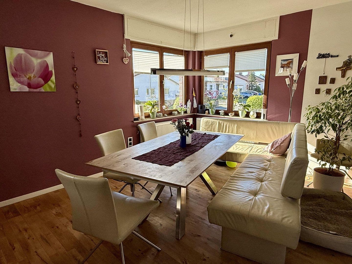 Prodej domu 330 m², pozemek 1.250 m², Birkenweg 22, Wettenberg, Hessen Prodej domu 330 m², pozemek 1.250 m², Birkenweg 22, Wettenberg, Hessen