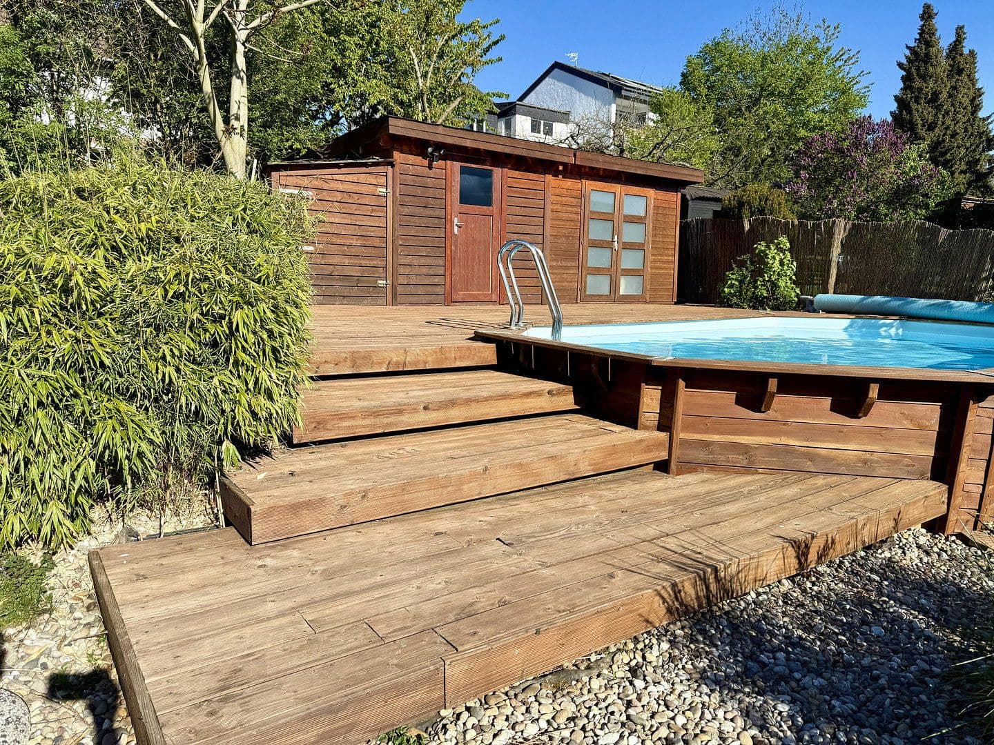 Prodej domu 330 m², pozemek 1.250 m², Birkenweg 22, Wettenberg, Hessen Prodej domu 330 m², pozemek 1.250 m², Birkenweg 22, Wettenberg, Hessen