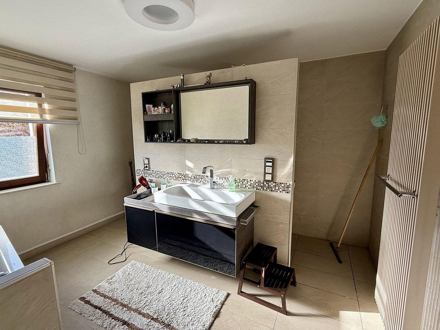 Prodej domu 330 m², pozemek 1.250 m², Birkenweg 22, Wettenberg, Hessen Prodej domu 330 m², pozemek 1.250 m², Birkenweg 22, Wettenberg, Hessen