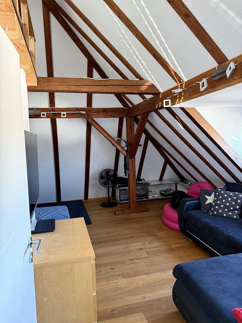 Prodej domu 330 m², pozemek 1.250 m², Birkenweg 22, Wettenberg, Hessen Prodej domu 330 m², pozemek 1.250 m², Birkenweg 22, Wettenberg, Hessen