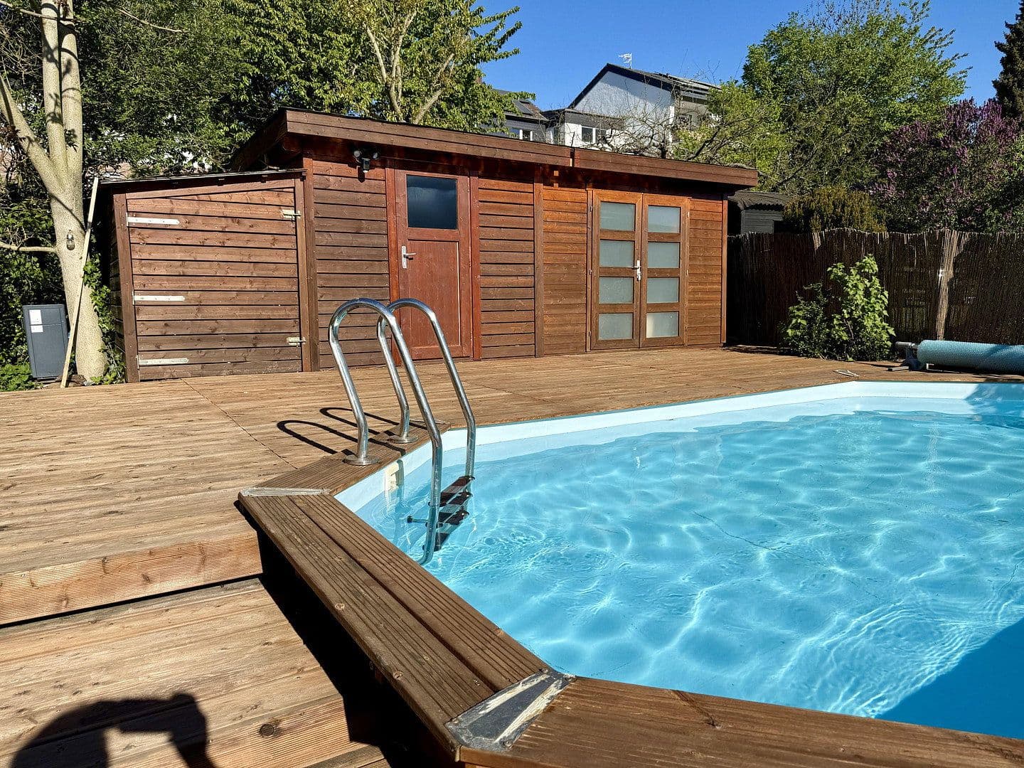 Prodej domu 330 m², pozemek 1.250 m², Birkenweg 22, Wettenberg, Hessen Prodej domu 330 m², pozemek 1.250 m², Birkenweg 22, Wettenberg, Hessen