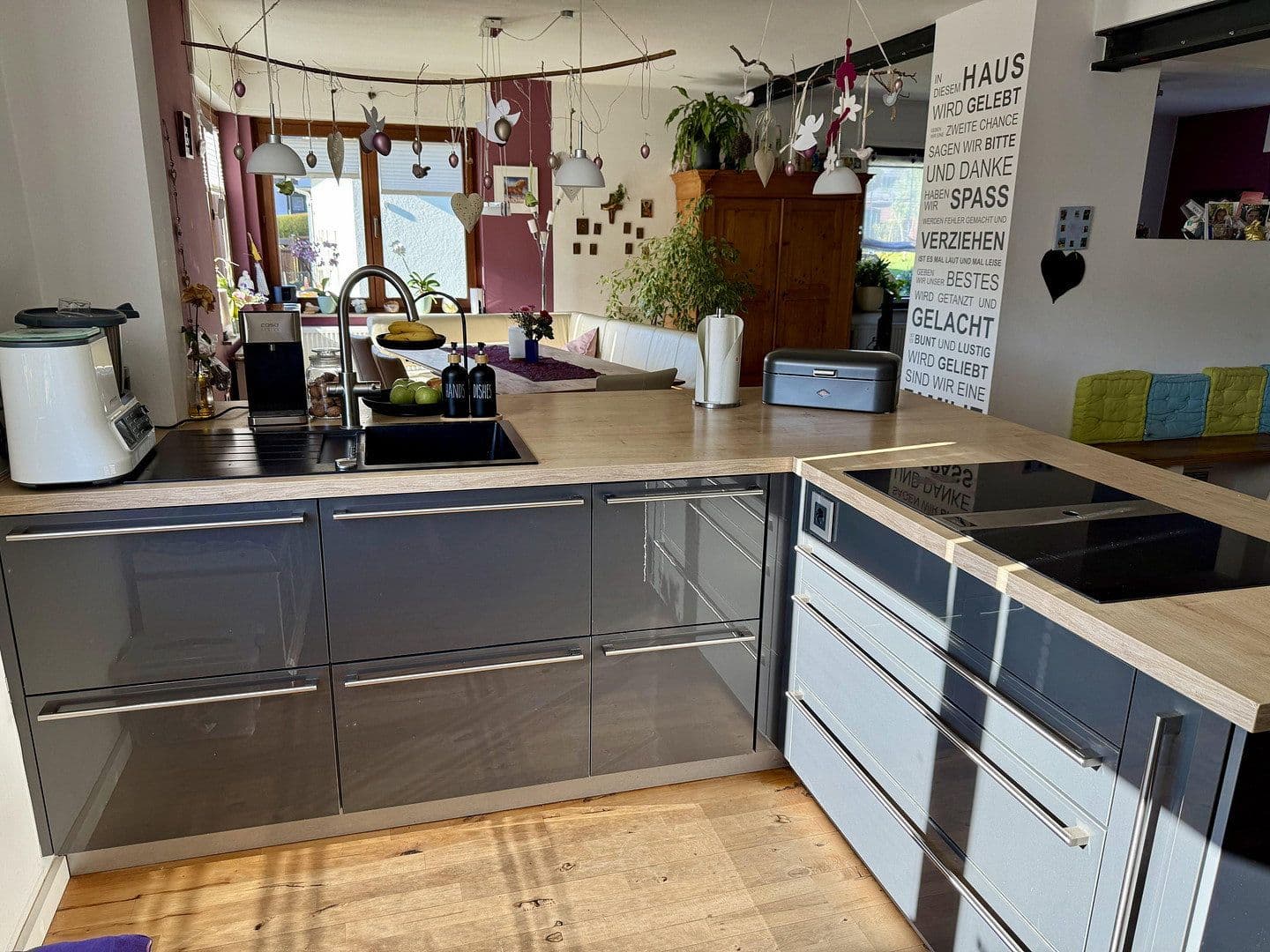 Prodej domu 330 m², pozemek 1.250 m², Birkenweg 22, Wettenberg, Hessen Prodej domu 330 m², pozemek 1.250 m², Birkenweg 22, Wettenberg, Hessen