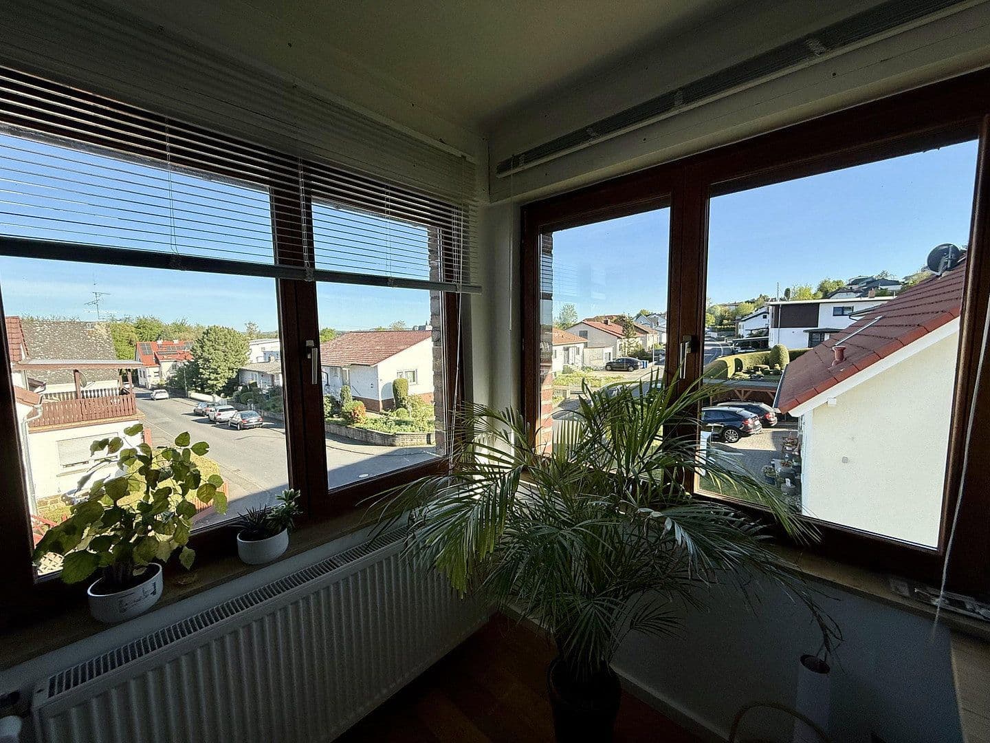 Prodej domu 330 m², pozemek 1.250 m², Birkenweg 22, Wettenberg, Hessen Prodej domu 330 m², pozemek 1.250 m², Birkenweg 22, Wettenberg, Hessen