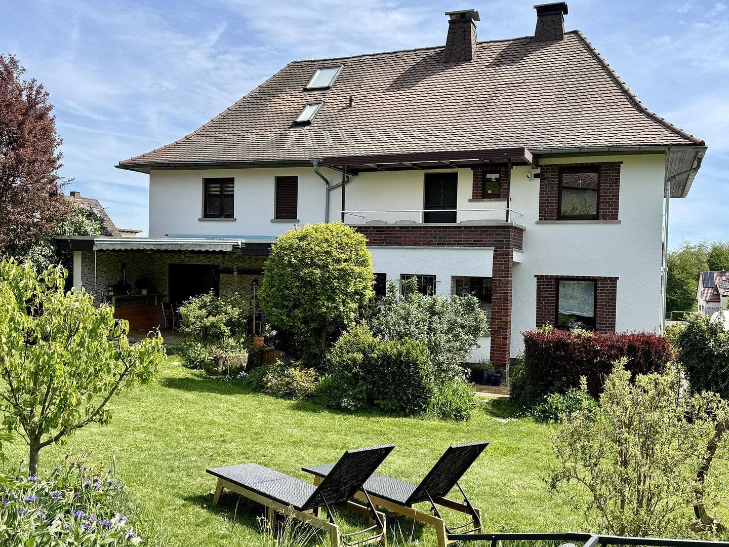 Prodej domu 330 m², pozemek 1.250 m², Birkenweg 22, Wettenberg, Hessen Prodej domu 330 m², pozemek 1.250 m², Birkenweg 22, Wettenberg, Hessen