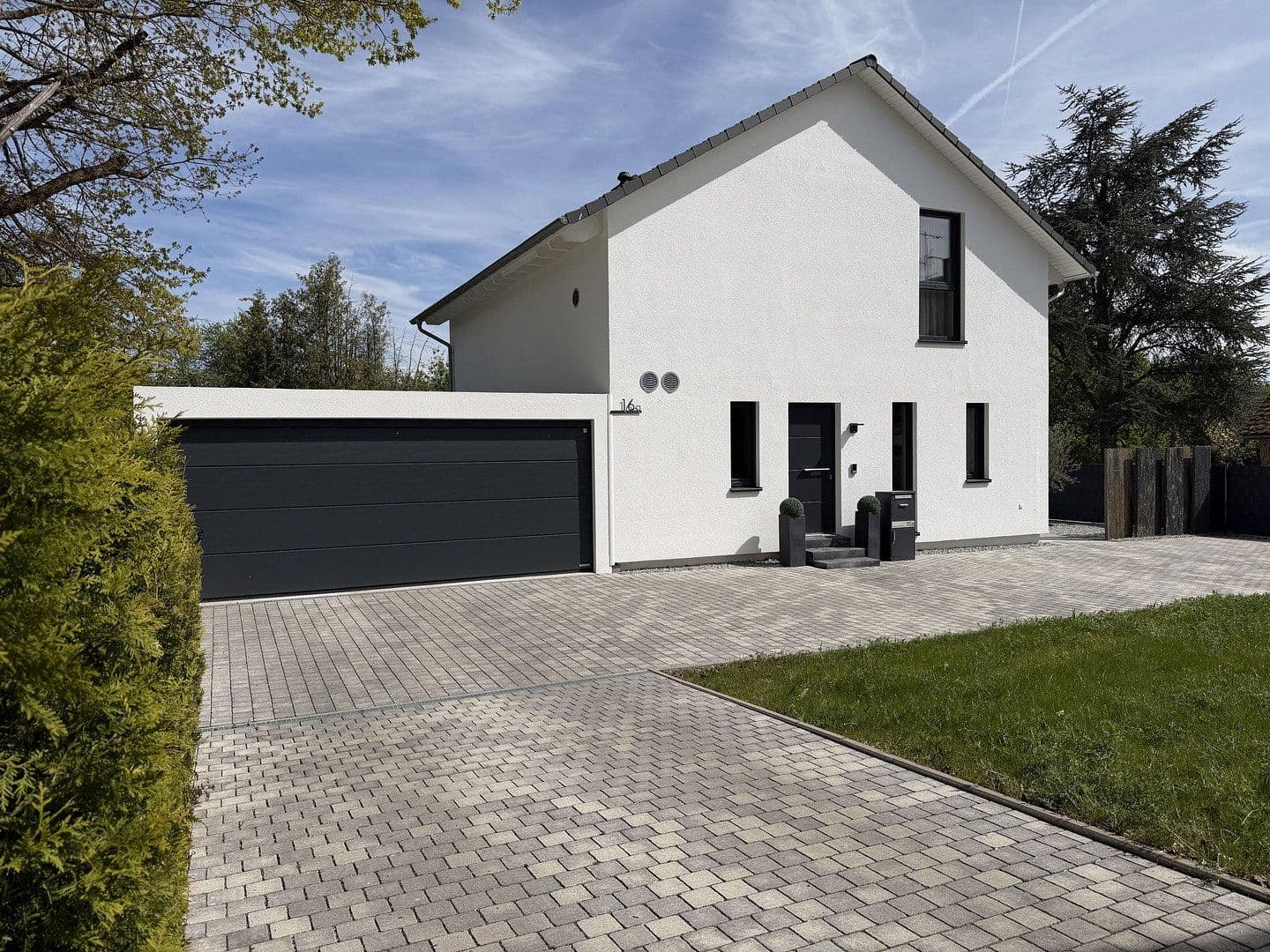 Prodej domu 127 m², pozemek 821 m², Steiner Straße 16a, Rohr, Bavorsko Prodej domu 127 m², pozemek 821 m², Steiner Straße 16a, Rohr, Bavorsko