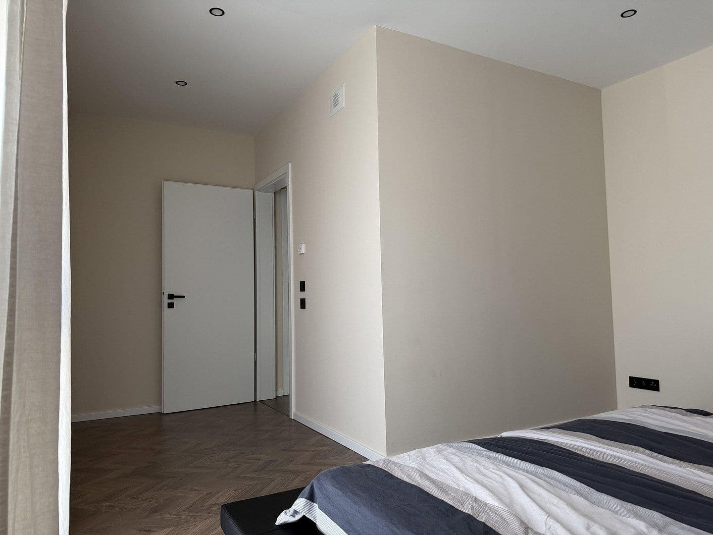 Prodej domu 127 m², pozemek 821 m², Steiner Straße 16a, Rohr, Bavorsko Prodej domu 127 m², pozemek 821 m², Steiner Straße 16a, Rohr, Bavorsko
