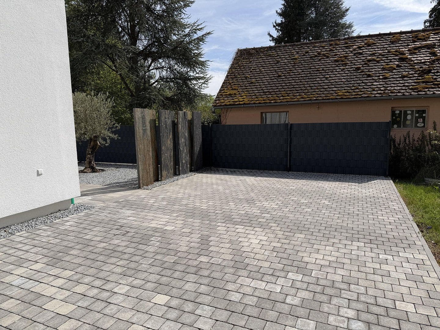 Prodej domu 127 m², pozemek 821 m², Steiner Straße 16a, Rohr, Bavorsko Prodej domu 127 m², pozemek 821 m², Steiner Straße 16a, Rohr, Bavorsko