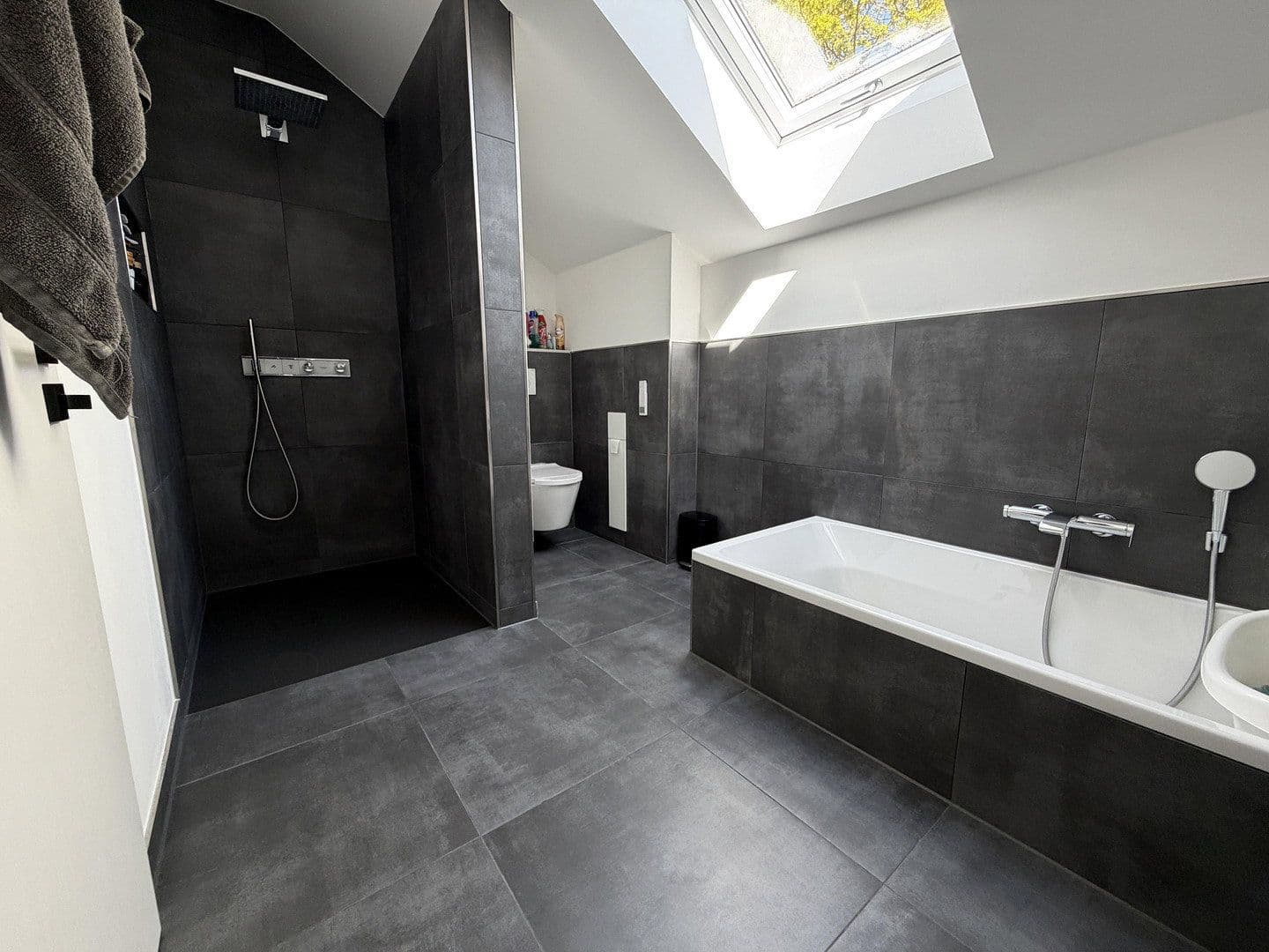 Prodej domu 127 m², pozemek 821 m², Steiner Straße 16a, Rohr, Bavorsko Prodej domu 127 m², pozemek 821 m², Steiner Straße 16a, Rohr, Bavorsko