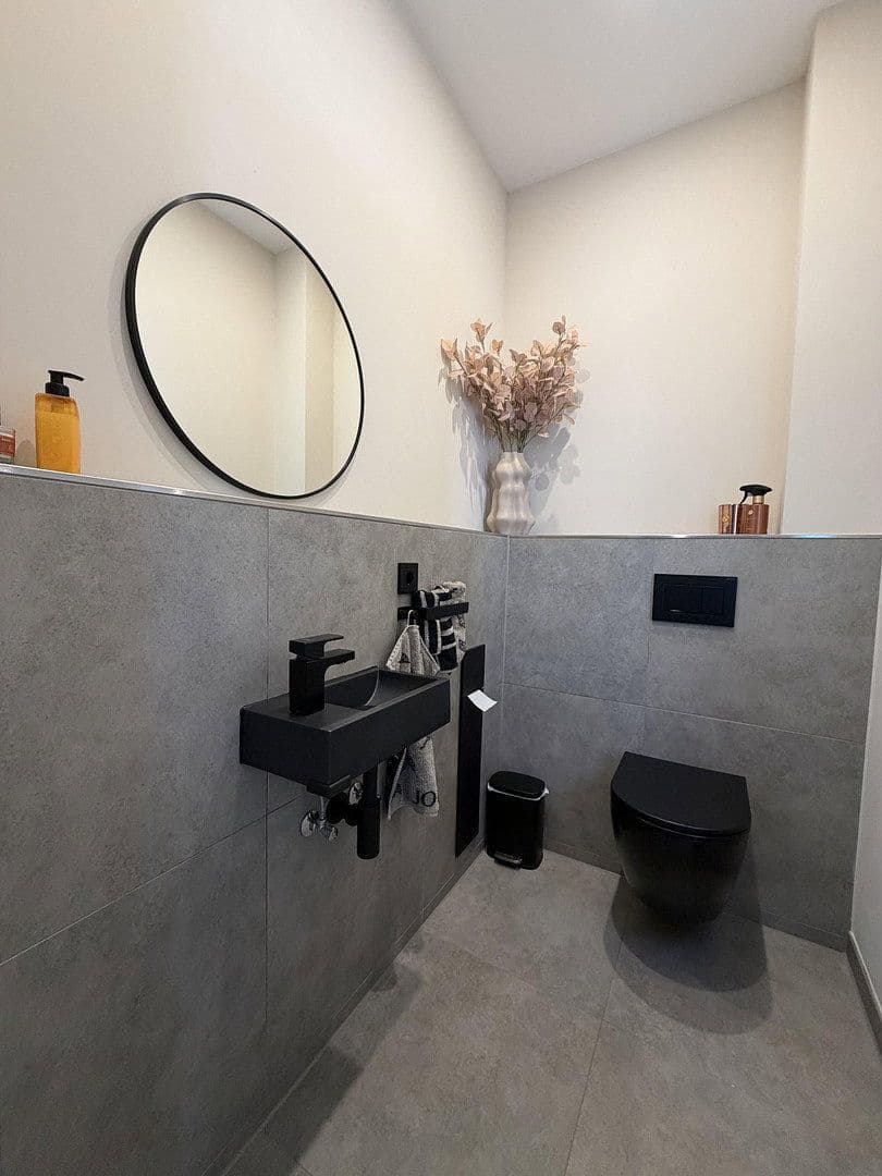 Prodej domu 127 m², pozemek 821 m², Steiner Straße 16a, Rohr, Bavorsko Prodej domu 127 m², pozemek 821 m², Steiner Straße 16a, Rohr, Bavorsko
