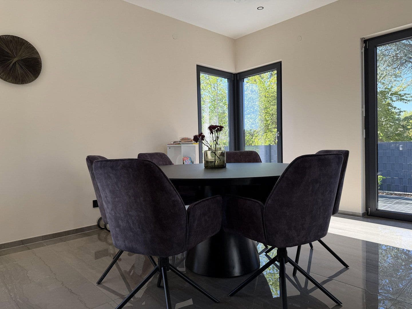 Prodej domu 127 m², pozemek 821 m², Steiner Straße 16a, Rohr, Bavorsko Prodej domu 127 m², pozemek 821 m², Steiner Straße 16a, Rohr, Bavorsko