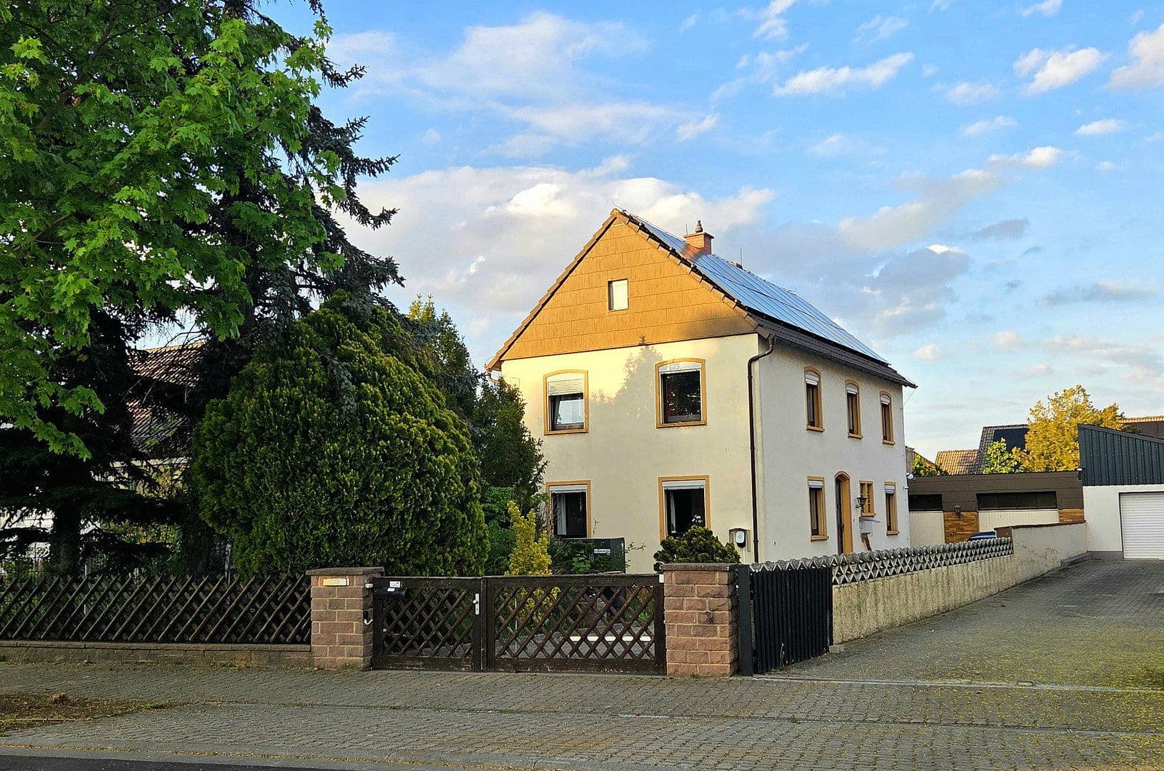 Prodej domu 134 m², pozemek 911 m², Dannstadt-Schauernheim, Porýní-Falc Prodej domu 134 m², pozemek 911 m², Dannstadt-Schauernheim, Porýní-Falc