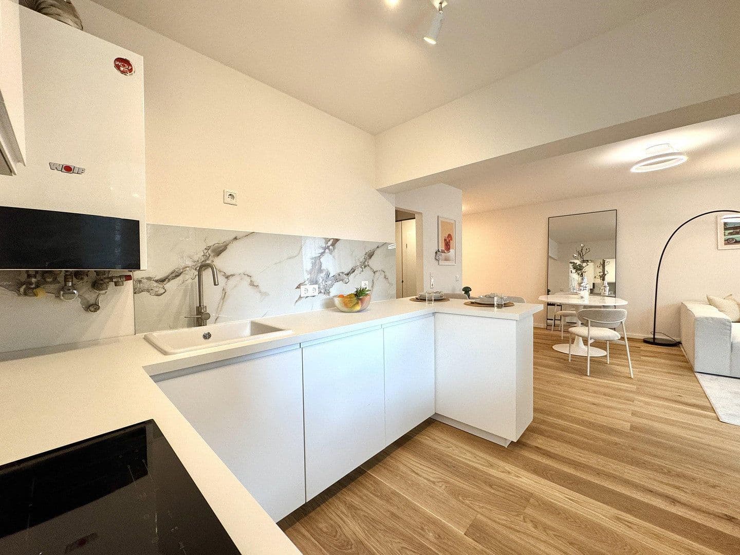 Prodej bytu 1+1 48 m², Kölner Str. 44, Postanschrift, Düsseldorf - Stadtmitte, Severní Porýní-Vestfálsko Prodej bytu 1+1 48 m², Kölner Str. 44, Postanschrift, Düsseldorf - Stadtmitte, Severní Porýní-Vestfálsko