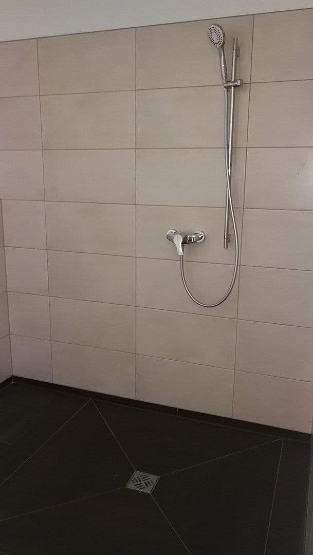 Pronájem bytu 3+1 85 m², Altlußheim, Bádensko-Württembersko Pronájem bytu 3+1 85 m², Altlußheim, Bádensko-Württembersko