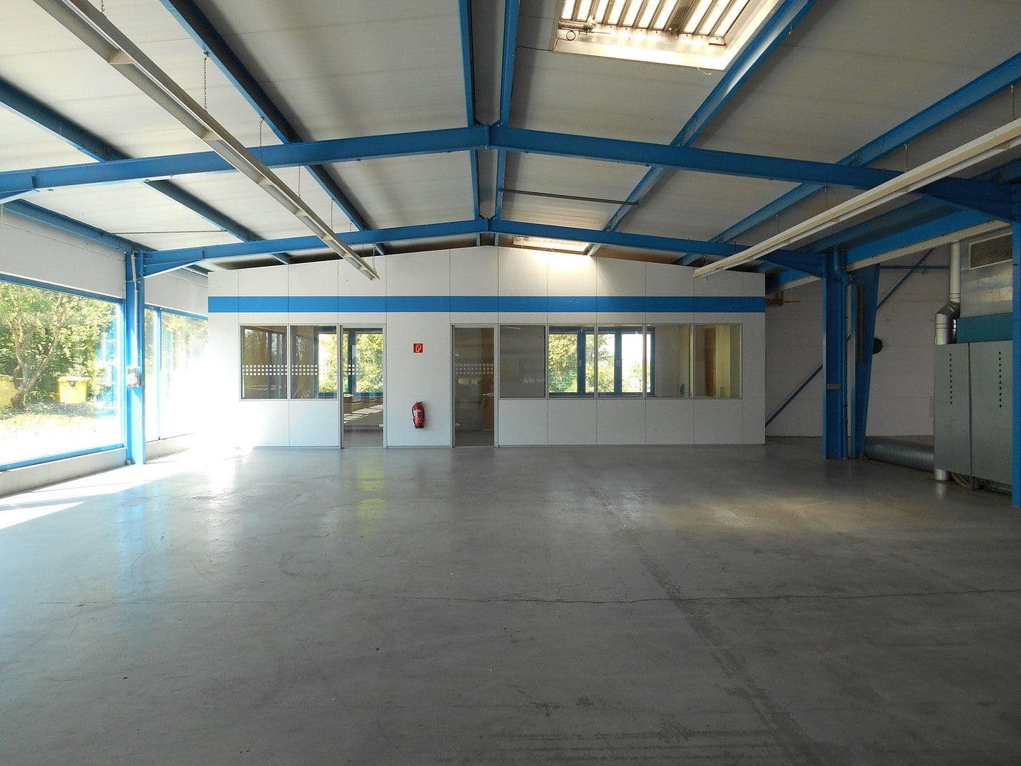 Pronájem nebytového prostoru 570 m², Hochheim, Hessen Pronájem nebytového prostoru 570 m², Hochheim, Hessen